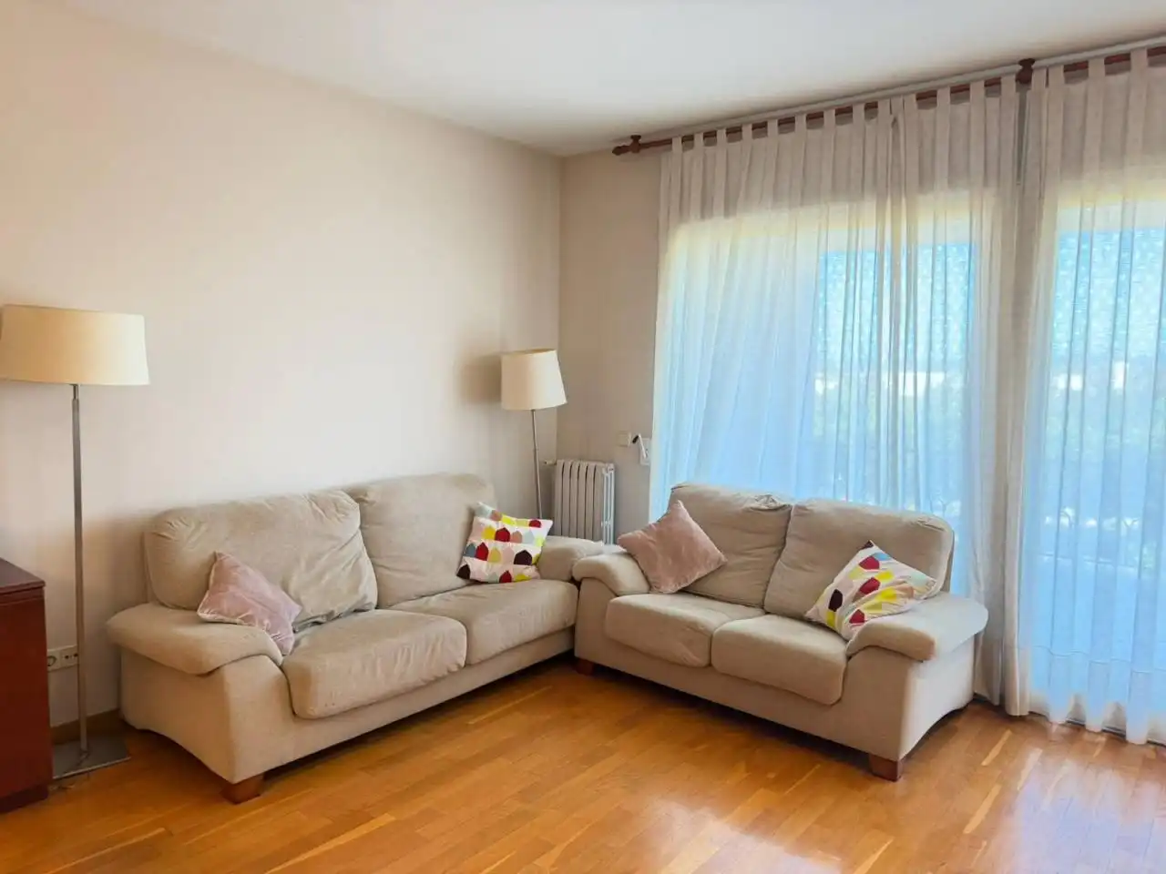 Sala de estar de Dúplex en venta en Sant Quirze del Vallès con Calefacción, Parquet y Terraza