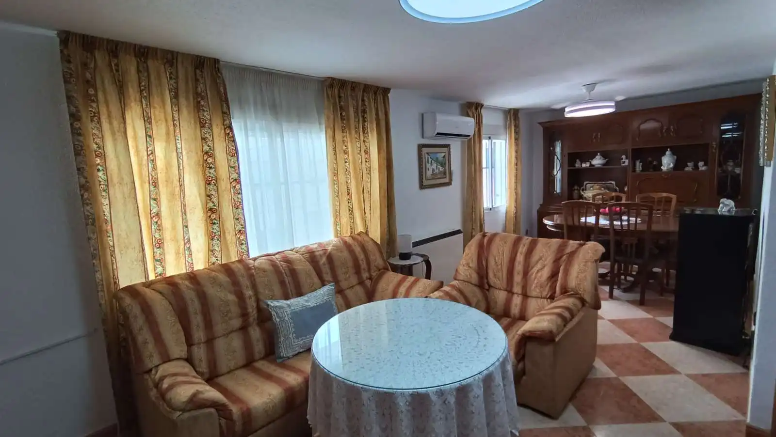 Sala d'estar de Apartament per a compartir en Fuente Vaqueros amb Aire condicionat, Terrassa i Moblat