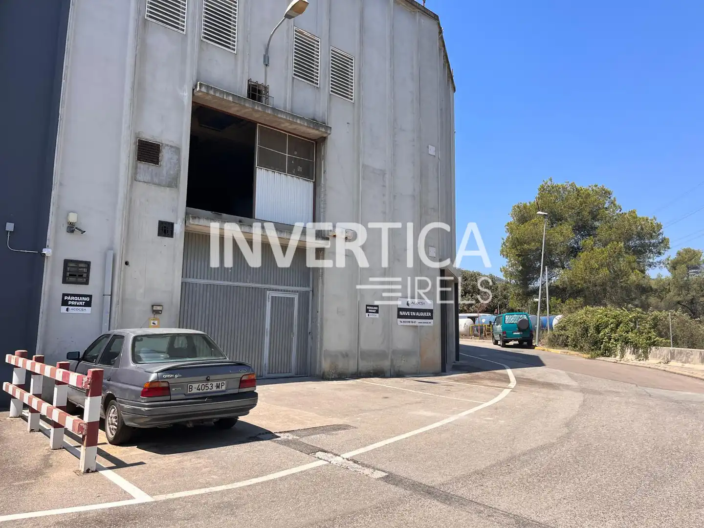 Nau industrial de lloguer a Carrer Xaloc