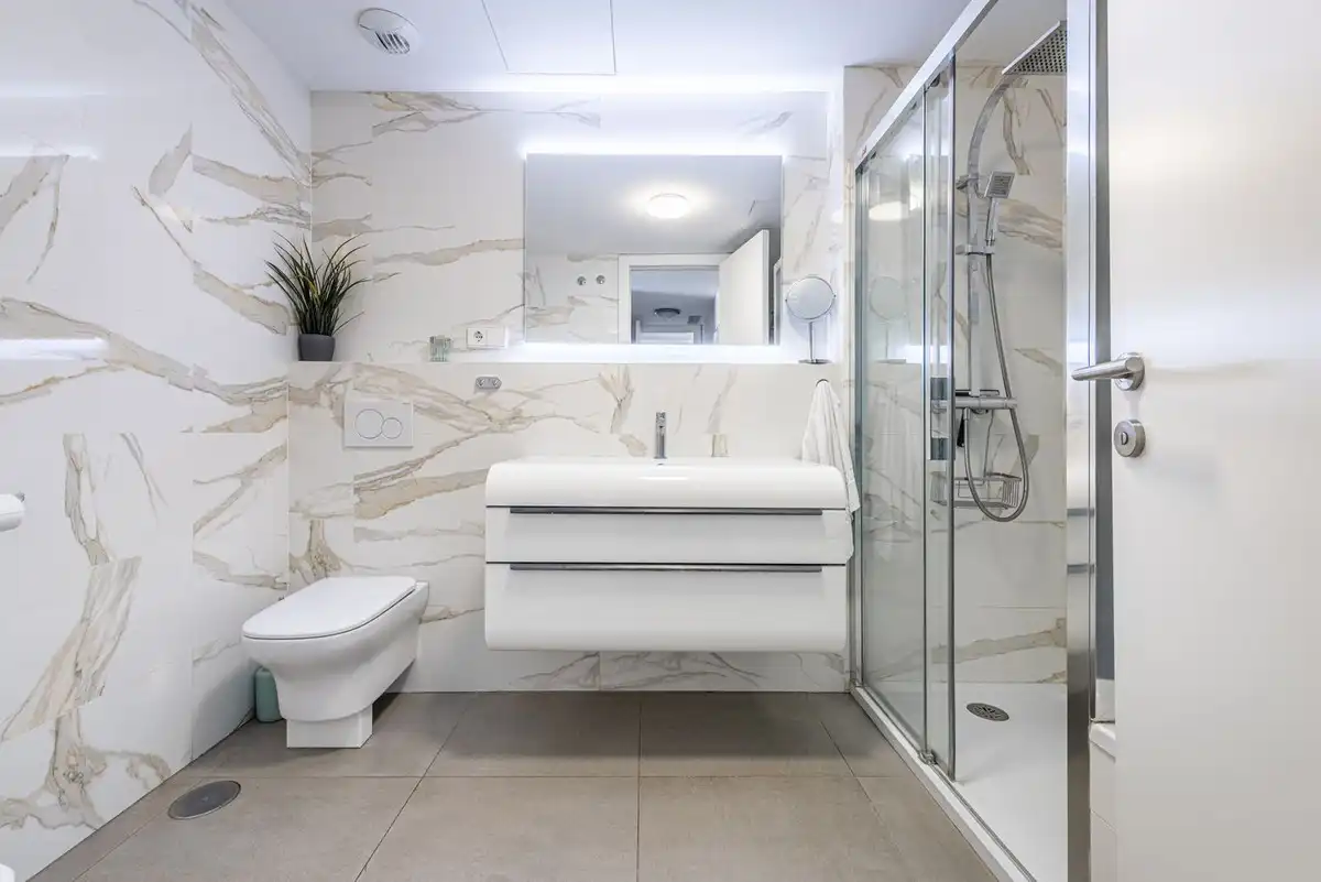 Baño de Planta baja en venta en Fuengirola con Aire acondicionado, Calefacción y Terraza