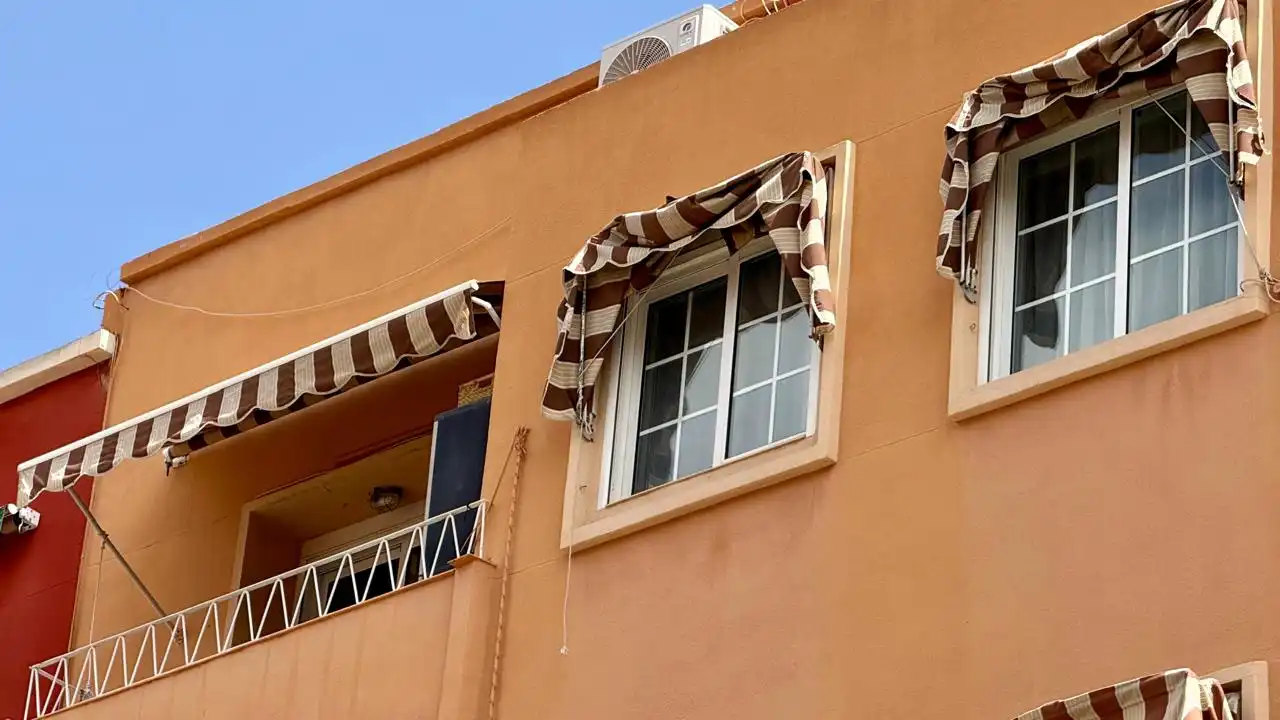 Vista exterior de Pis en venda en Alicante / Alacant amb Aire condicionat, Moblat i Forn