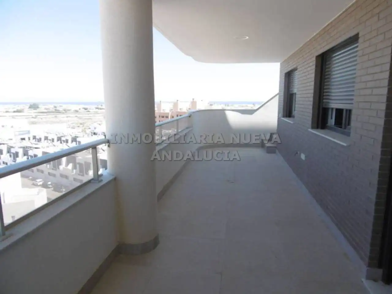 Terrasse von Wohnung zur Miete in Almería mit Parkett, Terrasse und Abstellraum