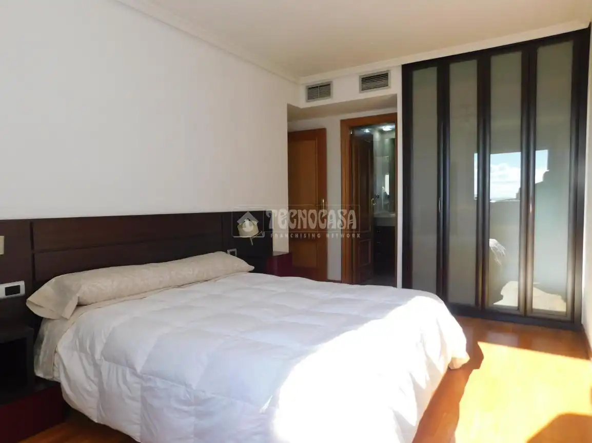 Habitación de Ático en venta en Zaragoza con Aire acondicionado, Calefacción y Terraza