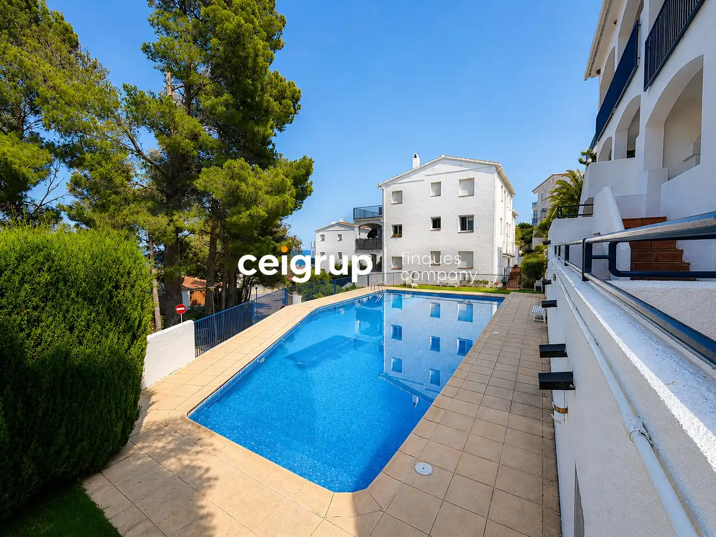 Piscina de Planta baja en venta en Llançà con Terraza, Trastero y Piscina