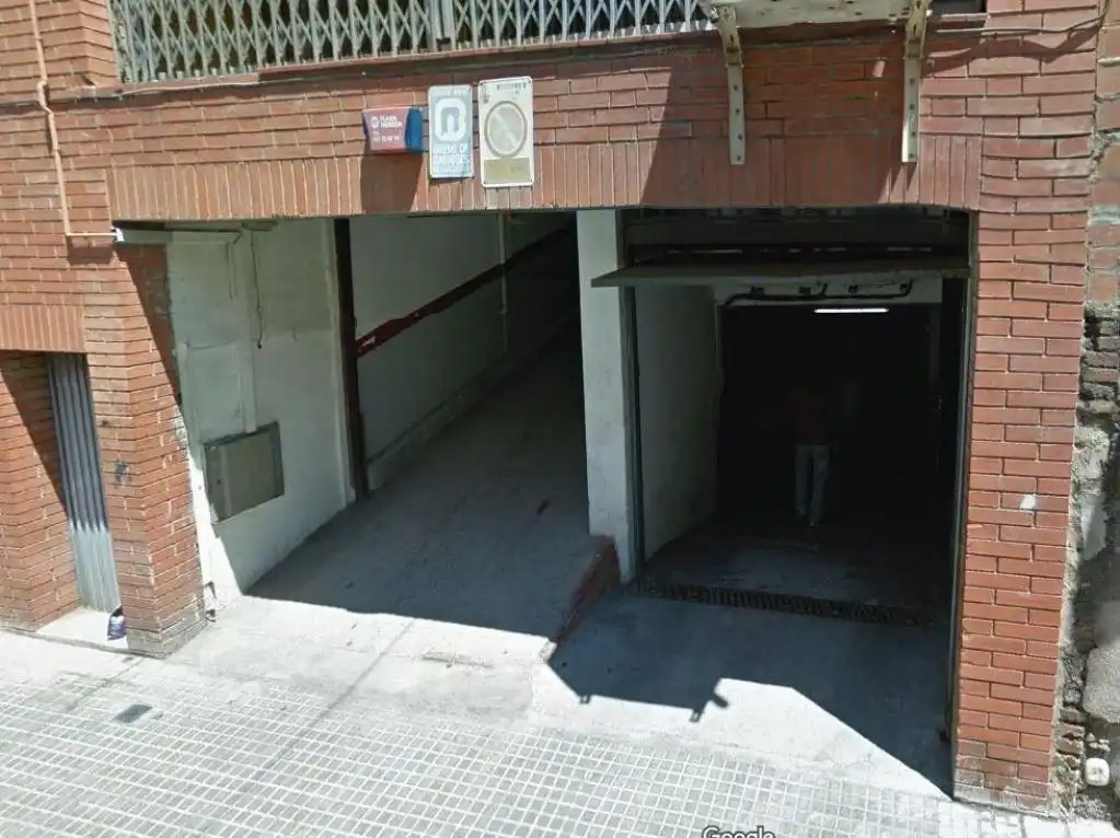 Aparcament amb ascensor en venda a LLUNA (DE LA), imagen 2