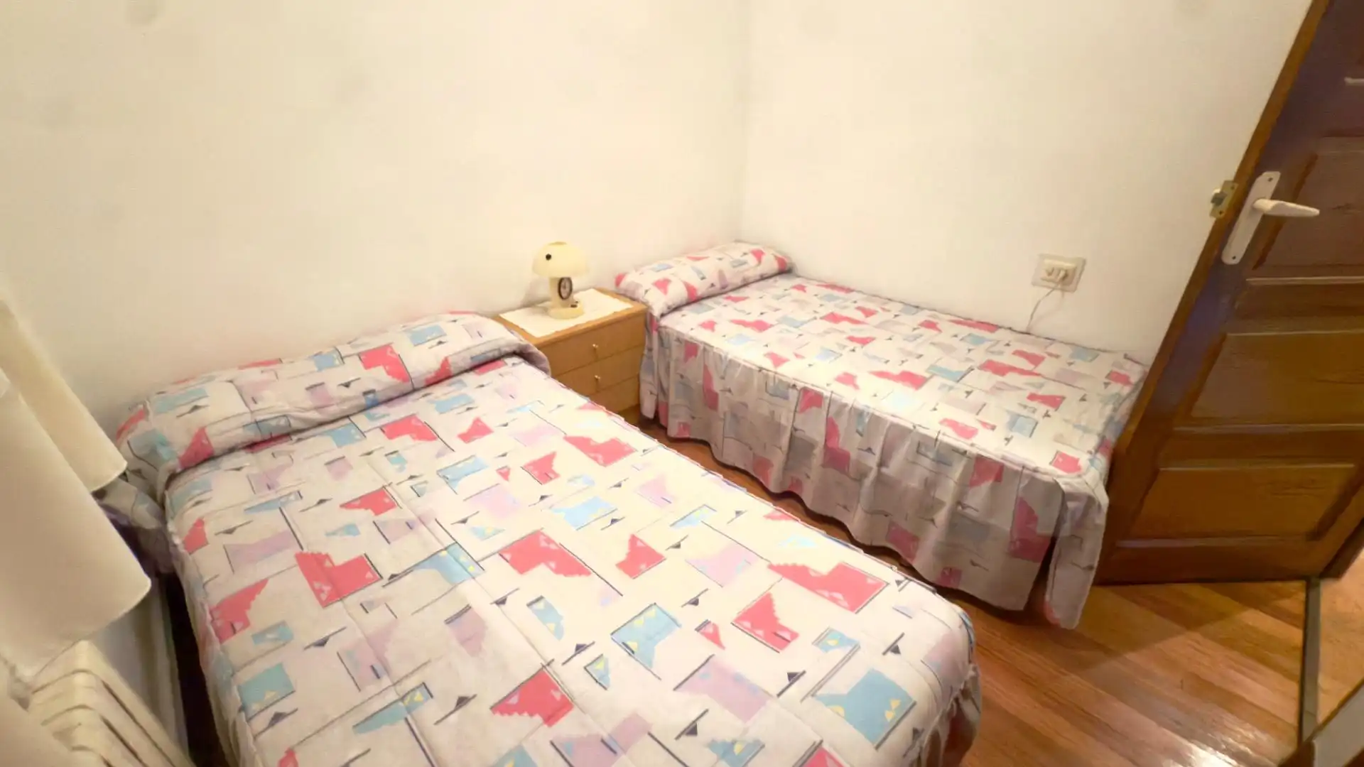 Bedroom of Houses for sale in Ourense Capital   with Private garden, Terrace and Furnished