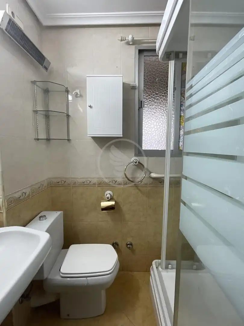 Bany de Pis en venda en Linares amb Aire condicionat i Terrassa