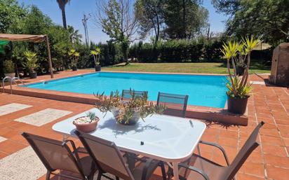 Piscina de Casa o xalet en venda en Mérida amb Jardí privat, Traster i Piscina
