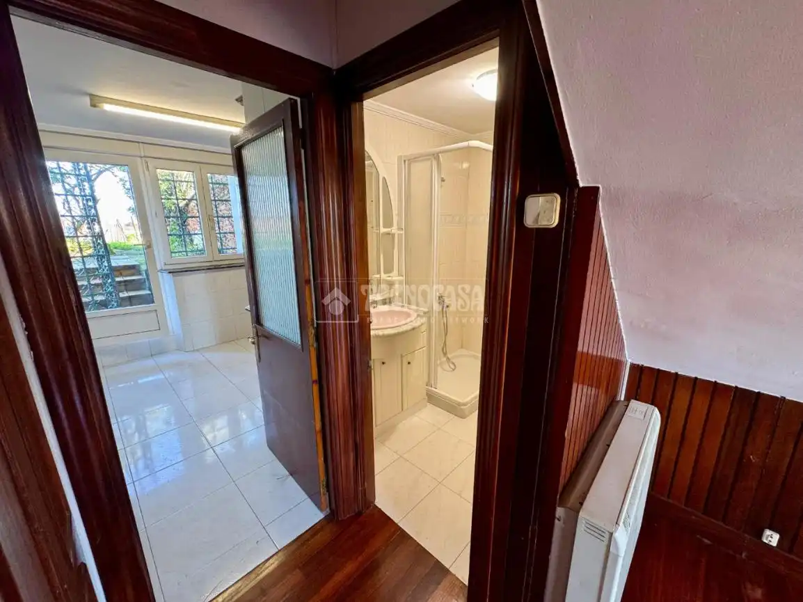 Casa adosada en venta en El Astillero