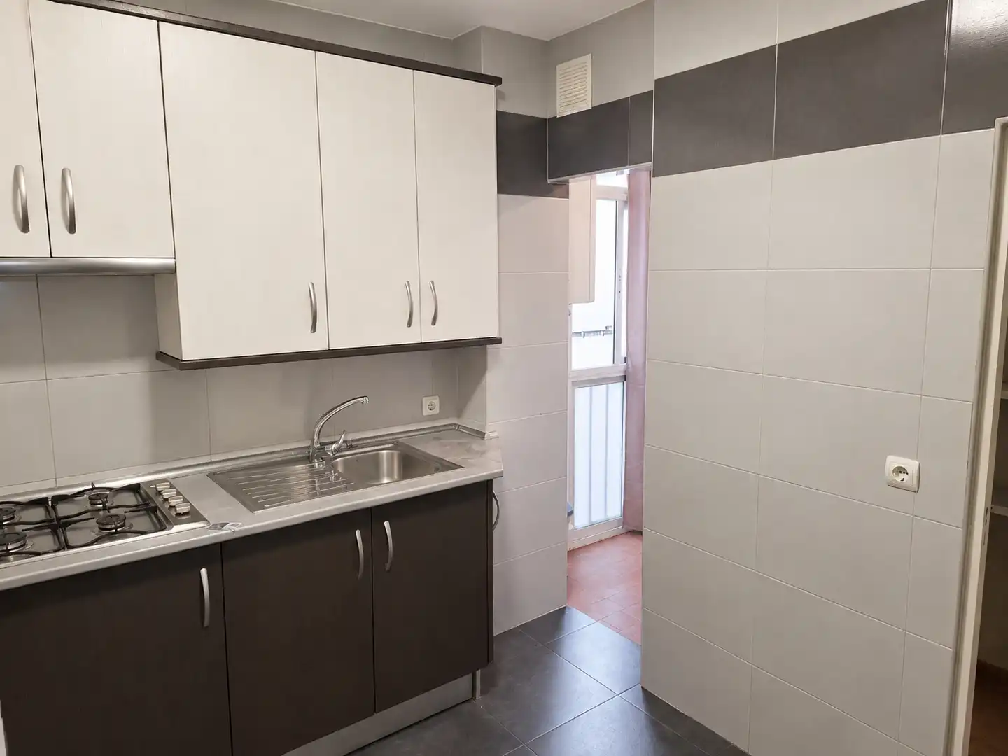 Cocina de Piso en venta en El Torreón - Los Ángeles - El Pilar