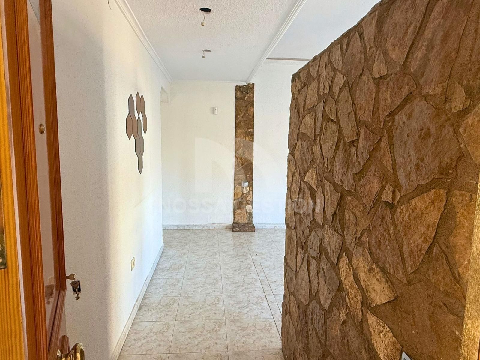 Piso en venta en Castellón de la Plana / Castelló de la Plana con Balcón