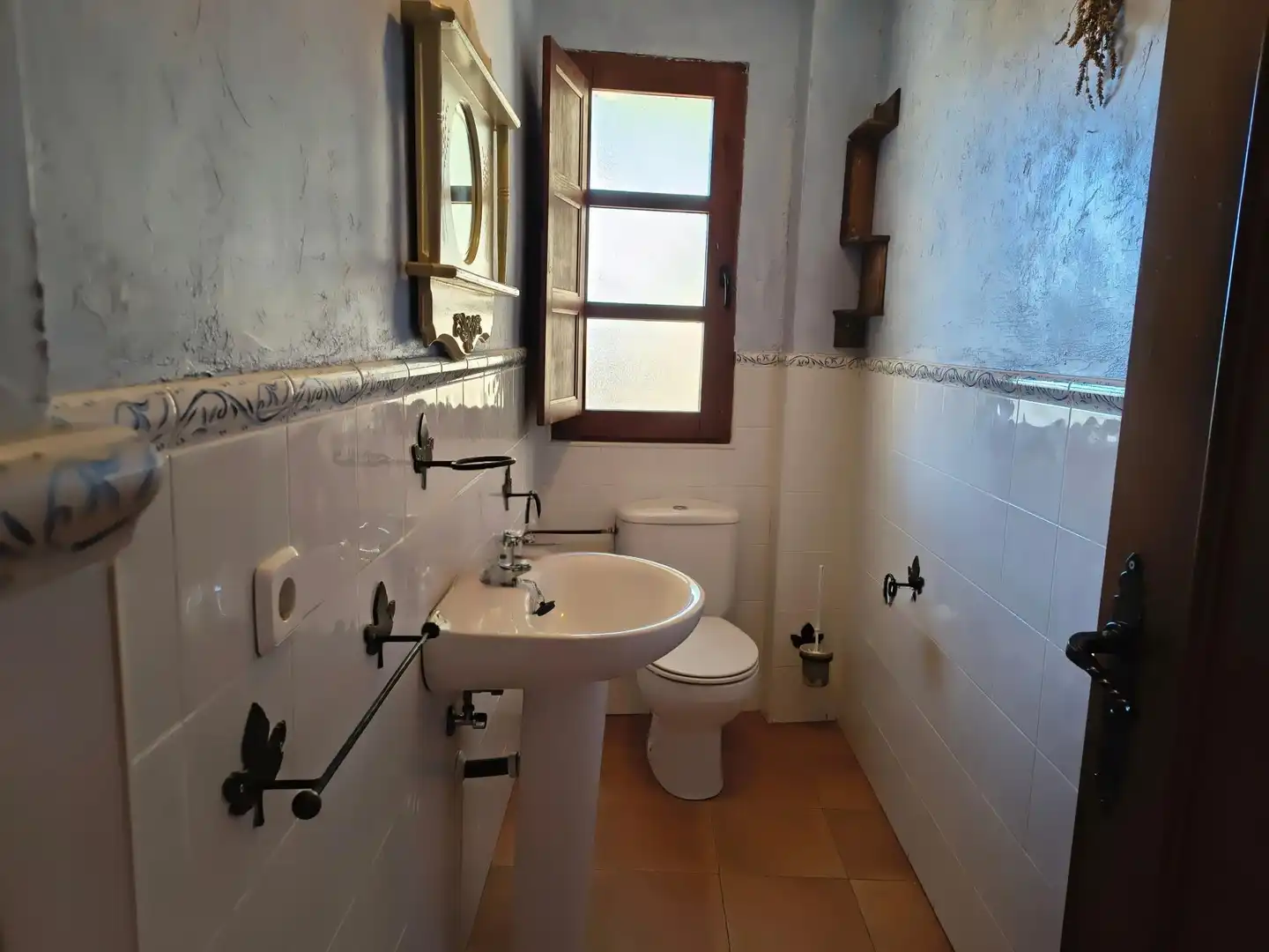Baño de Casa adosada en venta en Olmeda de las Fuentes con Calefacción y Terraza