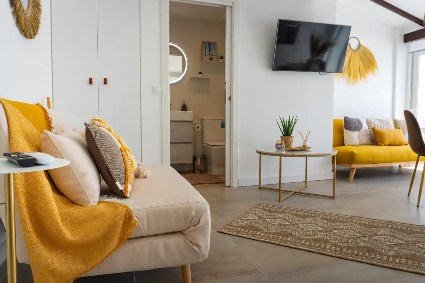 Sala de estar de Casa adosada en venta en Benalmádena con Aire acondicionado, Calefacción y Terraza
