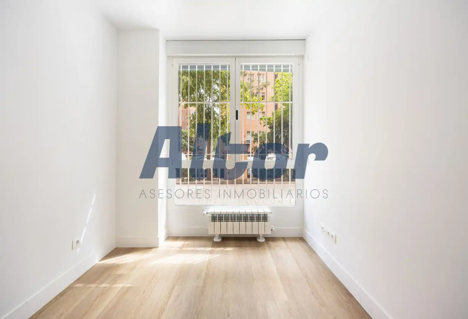 Bedroom of Flat for sale in Madrid  with Air Conditioner and Heating