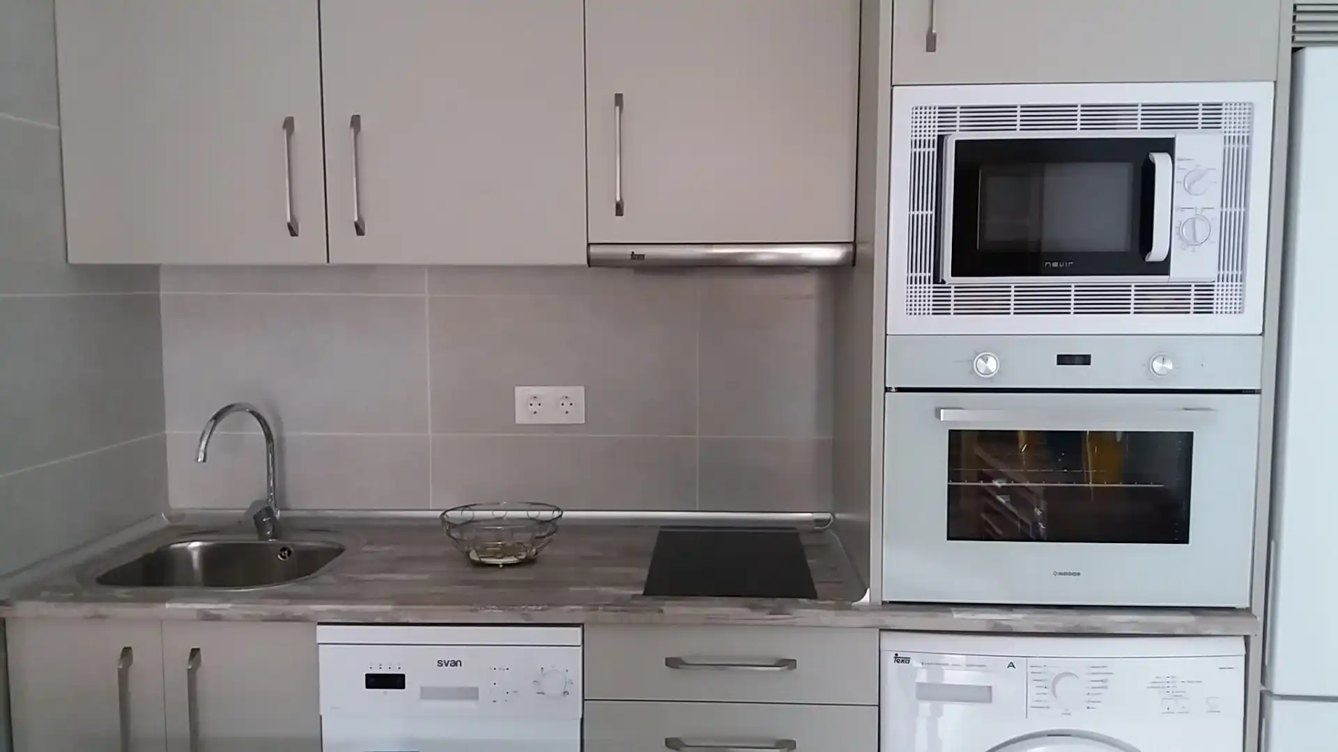 Kitchen of Apartments for rent in Zaragoza  with Heating, Furnished and Oven