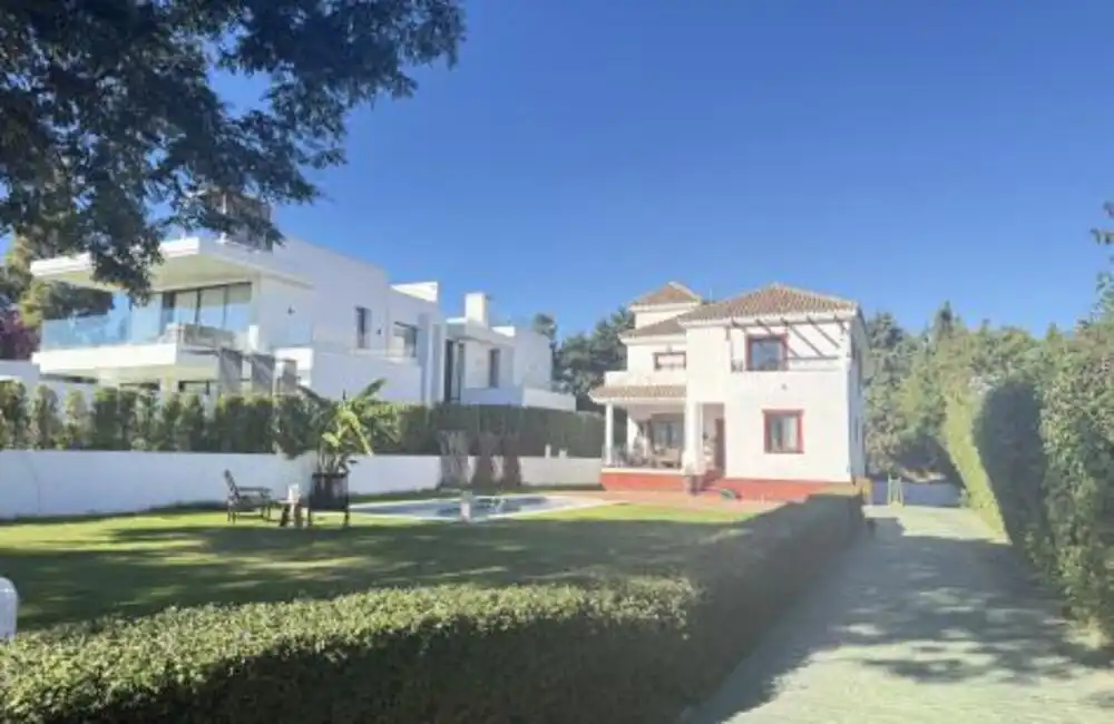 Exterior view of Houses for sale in Estepona  with Air Conditioner, Private garden and Terrace