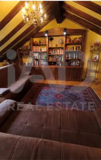Sala d'estar de Casa adosada en venda en Valverde de la Virgen amb Calefacció