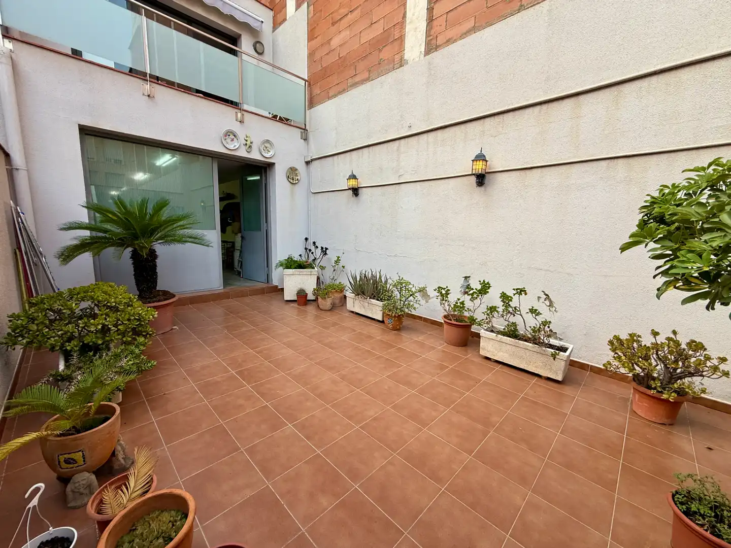 Terrassa de Casa adosada en venda en Barcelona amb Aire condicionat, Calefacció i Jardí privat