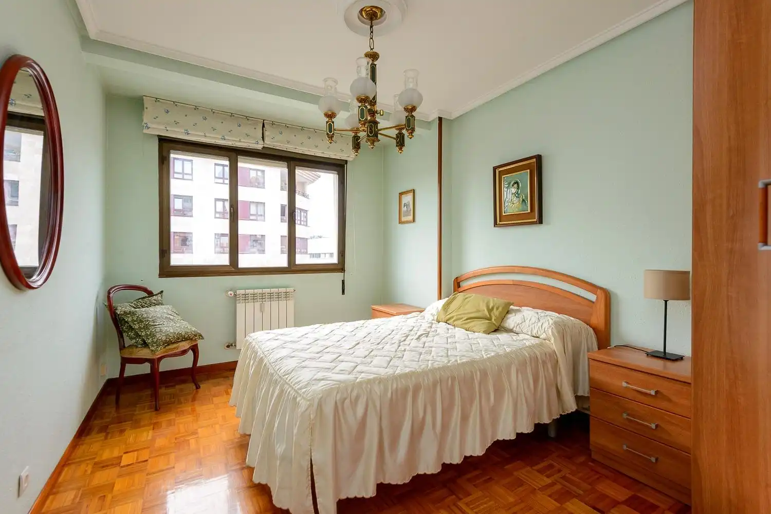 Habitación de Piso en venta en Oviedo  con Calefacción, Amueblado y Balcón