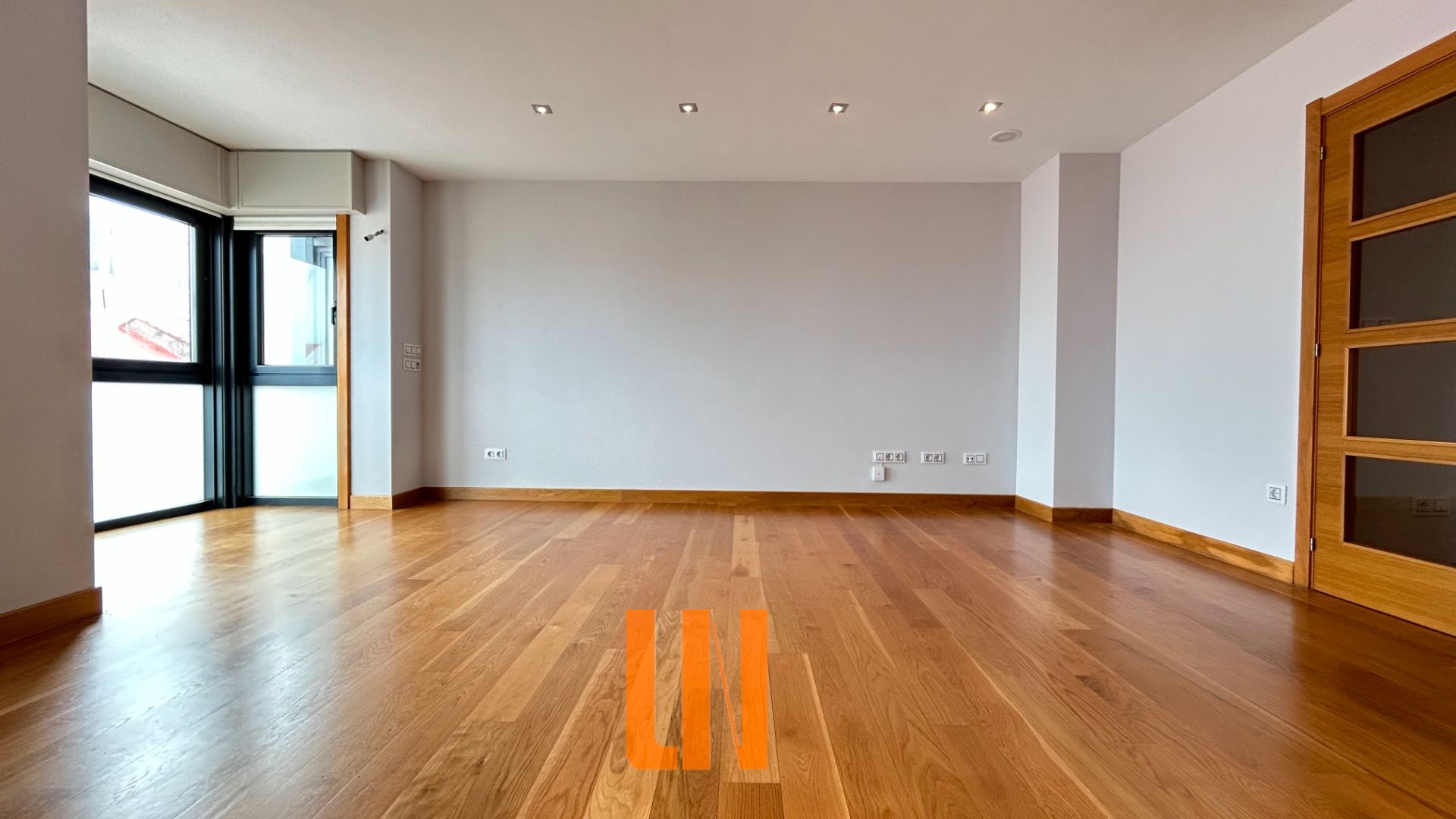 Living room of Flat for sale in A Coruña Capital   with Heating, Parquet flooring and Storage room
