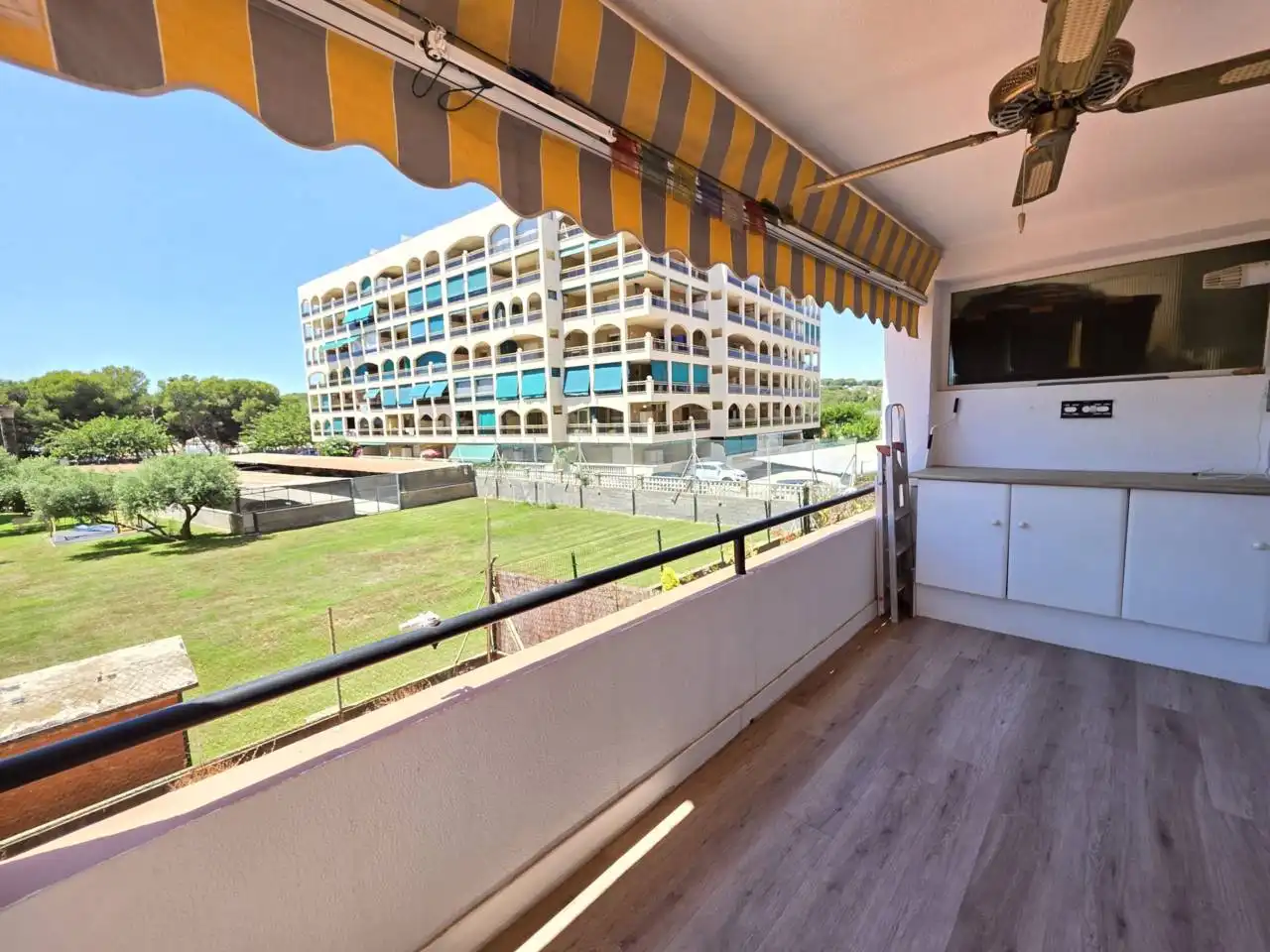 Vista exterior de Pis en venda en Vila-seca amb Terrassa, Moblat i Balcó