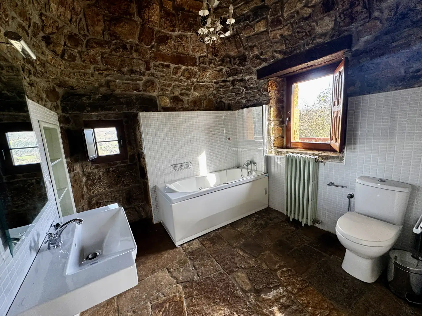 Bany de Casa o xalet de lloguer en Riotuerto amb Calefacció, Terrassa i Traster