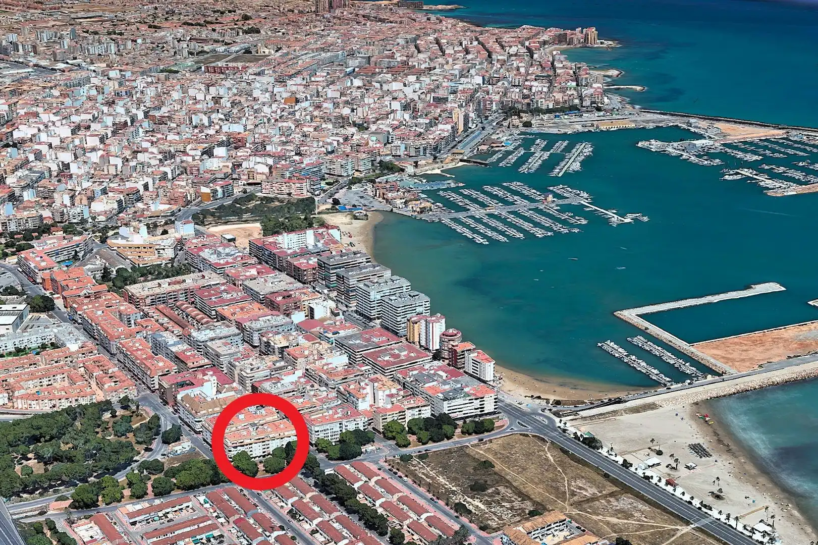 Apartamento con terraza en venta en Avenida Av. de Pinoso 12, imagen 32