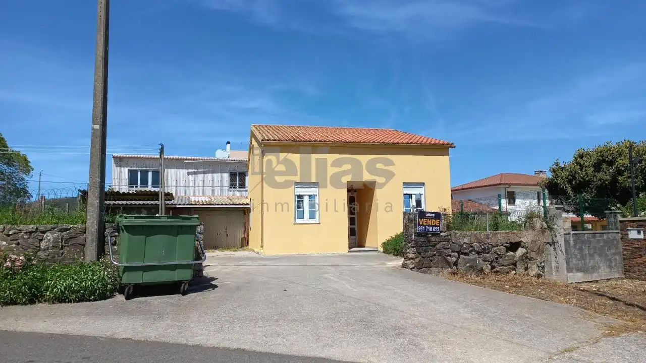 Vista exterior de Casa o chalet en venta en Zas con Calefacción, Jardín privado y Amueblado