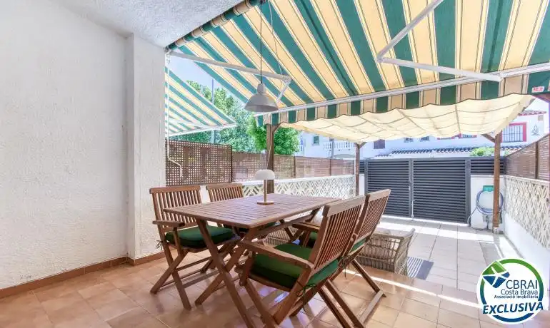 Adosado en venta en Carrer Ebre