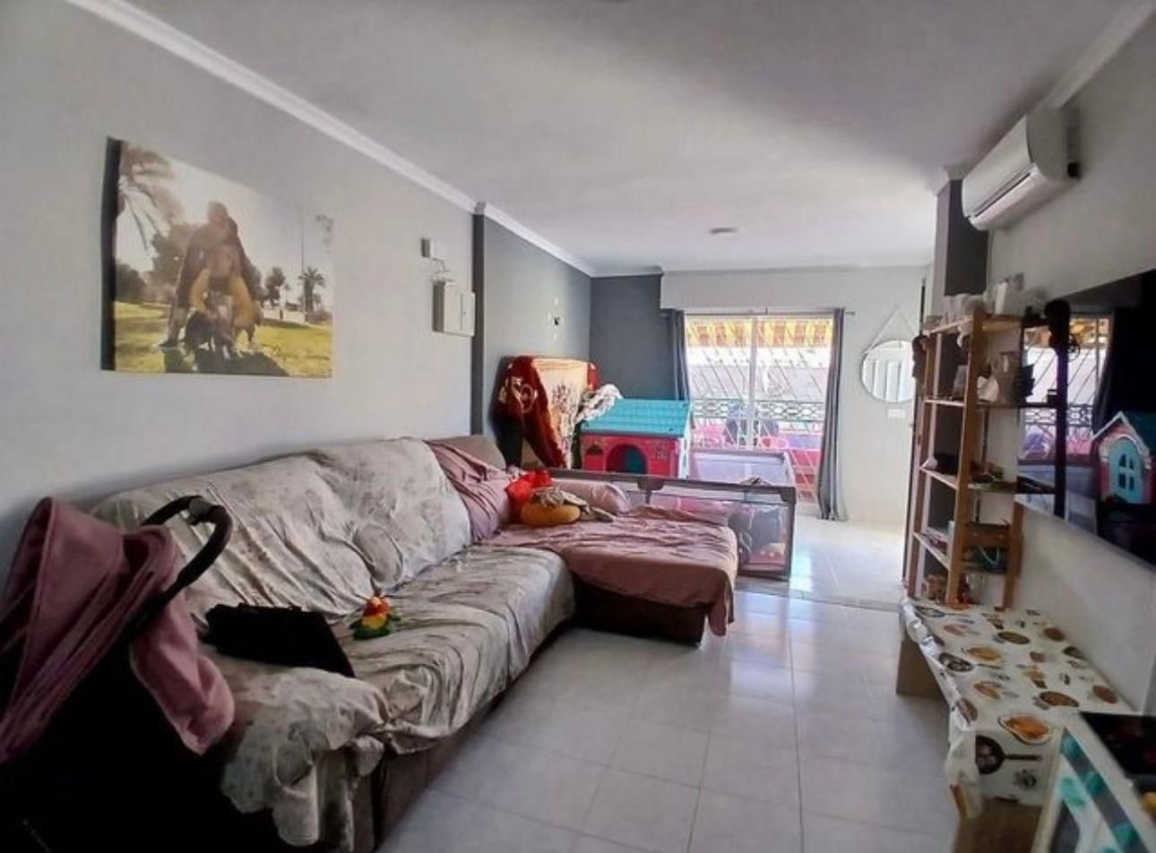 Living room of Flat for sale in Torrevieja  with Air Conditioner, Terrace and Furnished