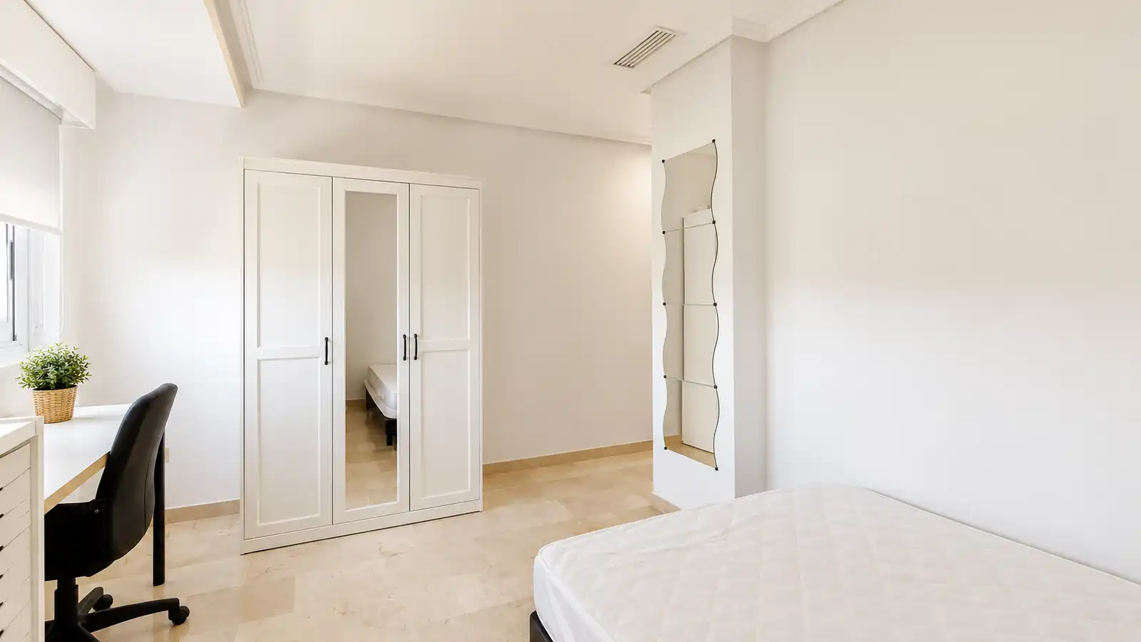 Dormitori de Casa o xalet en venda en Elche / Elx amb Aire condicionat, Calefacció i Jardí privat
