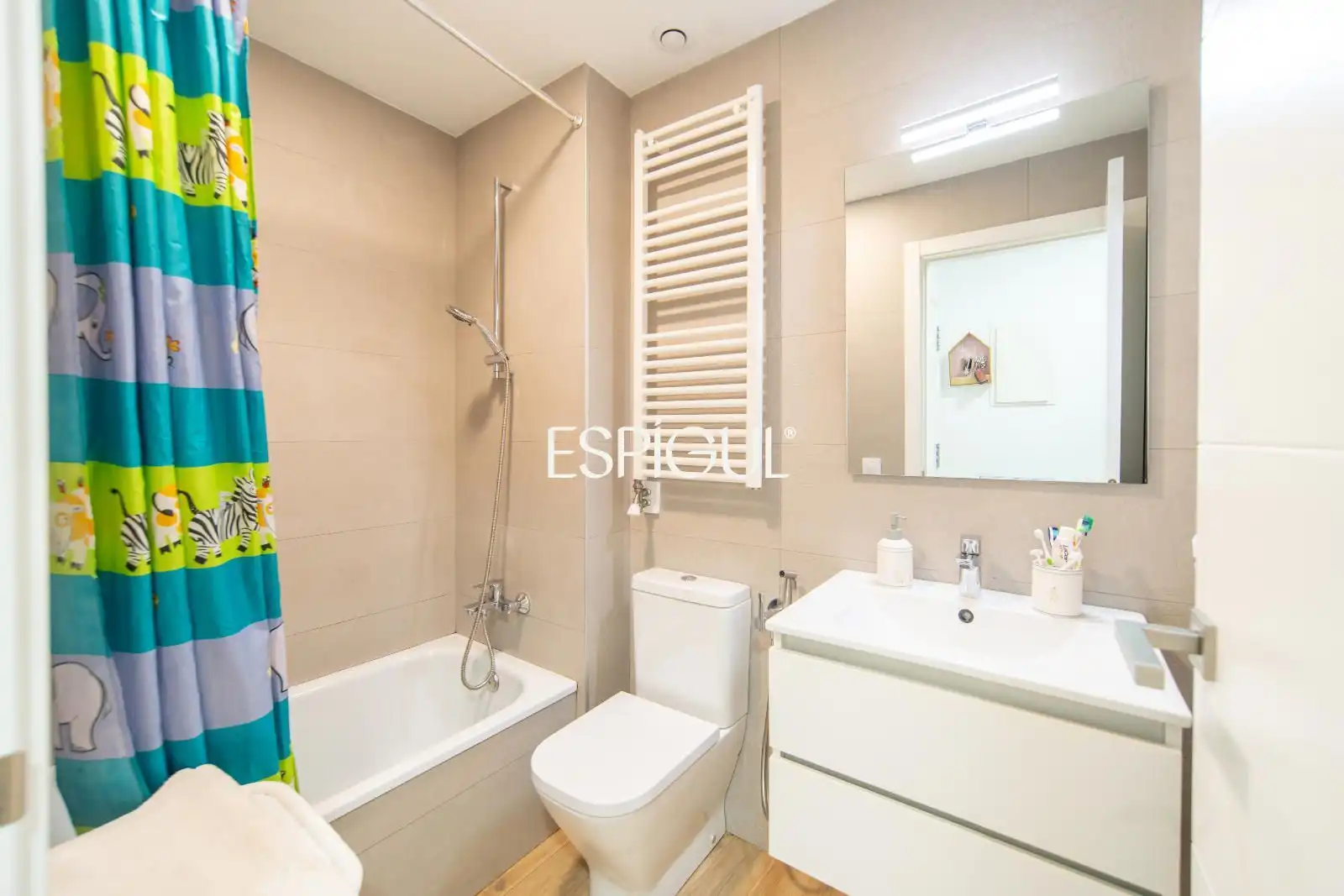 Bathroom of Flat for sale in Vilablareix  with Air Conditioner, Heating and Terrace