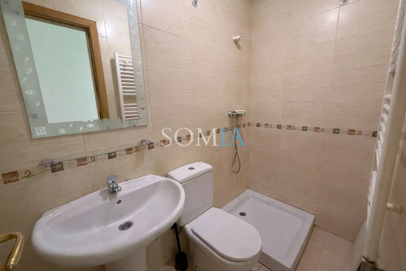 Baño de Piso en venta en Sant Celoni con Calefacción, Horno y Internet