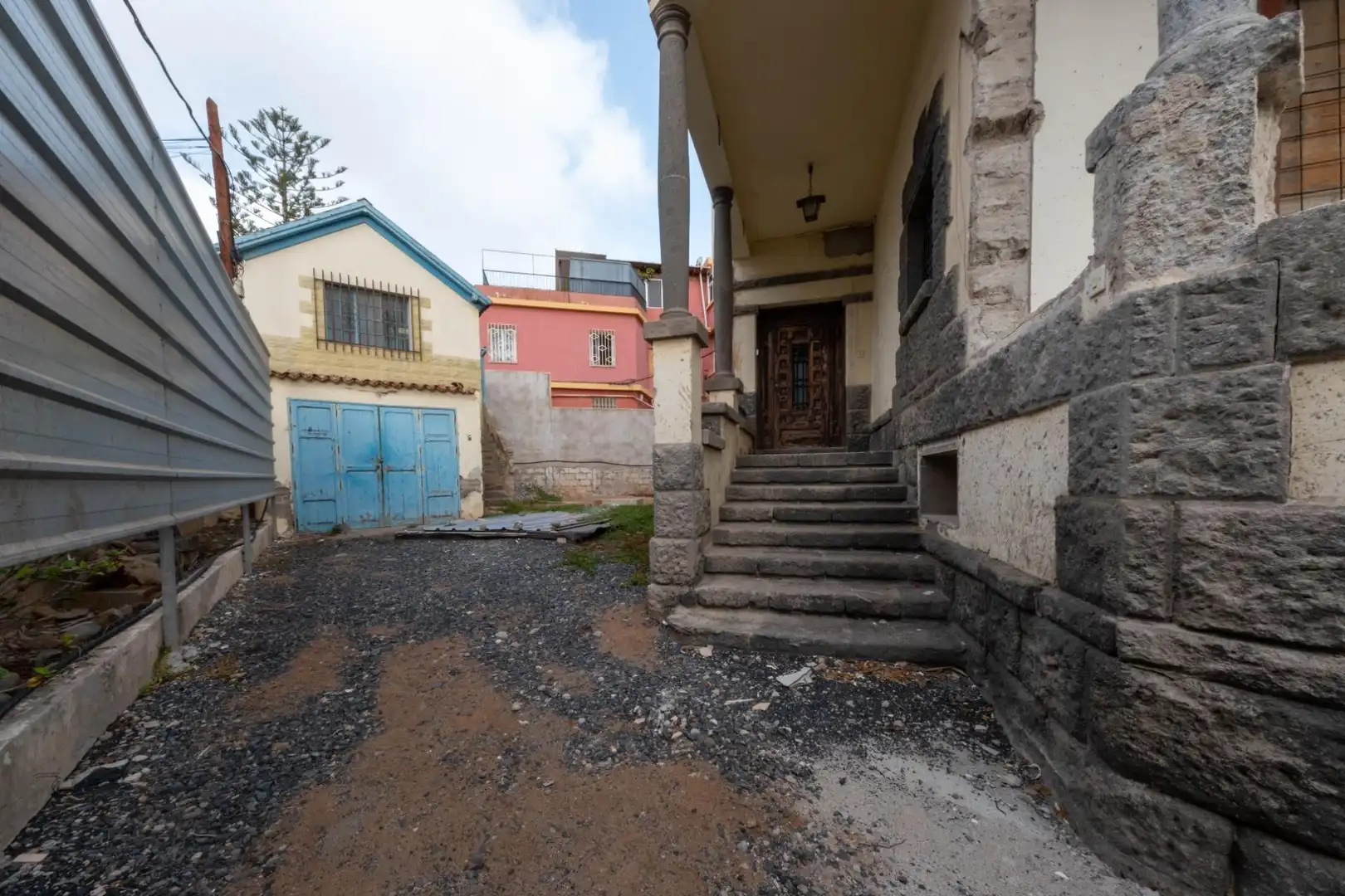 Vista exterior de Casa o xalet en venda en Las Palmas de Gran Canaria amb Terrassa, Piscina i Balcó