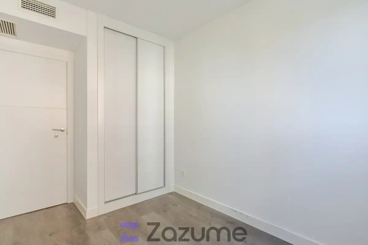 Schlafzimmer von Wohnung zur Miete in Madrid mit Klimaanlage, Heizung und Parkett