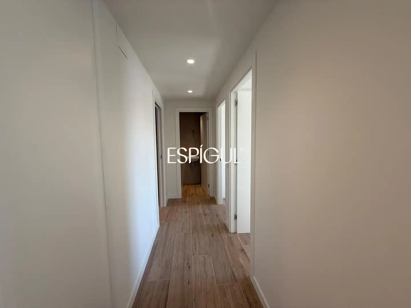 Wohnung zur Miete in Girona mit Heizung, Terrasse und Abstellraum
