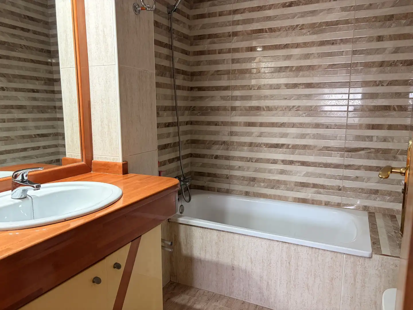 Bany de Pis en venda en Sabadell amb Aire condicionat, Calefacció i Balcó