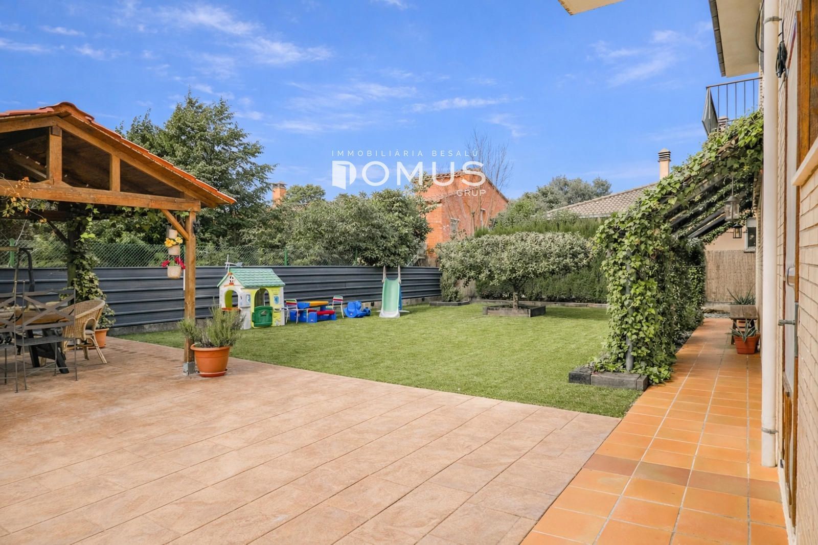 Garden of House or chalet for sale in Besalú  with Air Conditioner, Private garden and Terrace