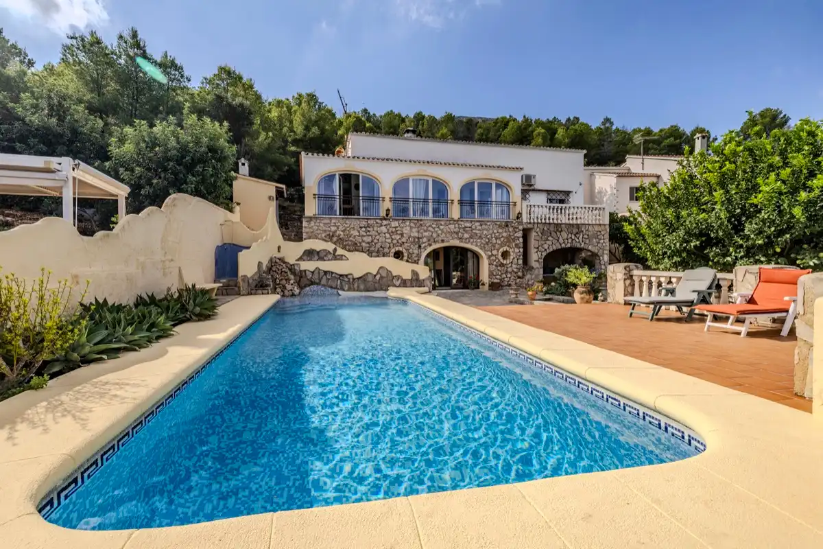 Detached house with pool for sale in El Montgó