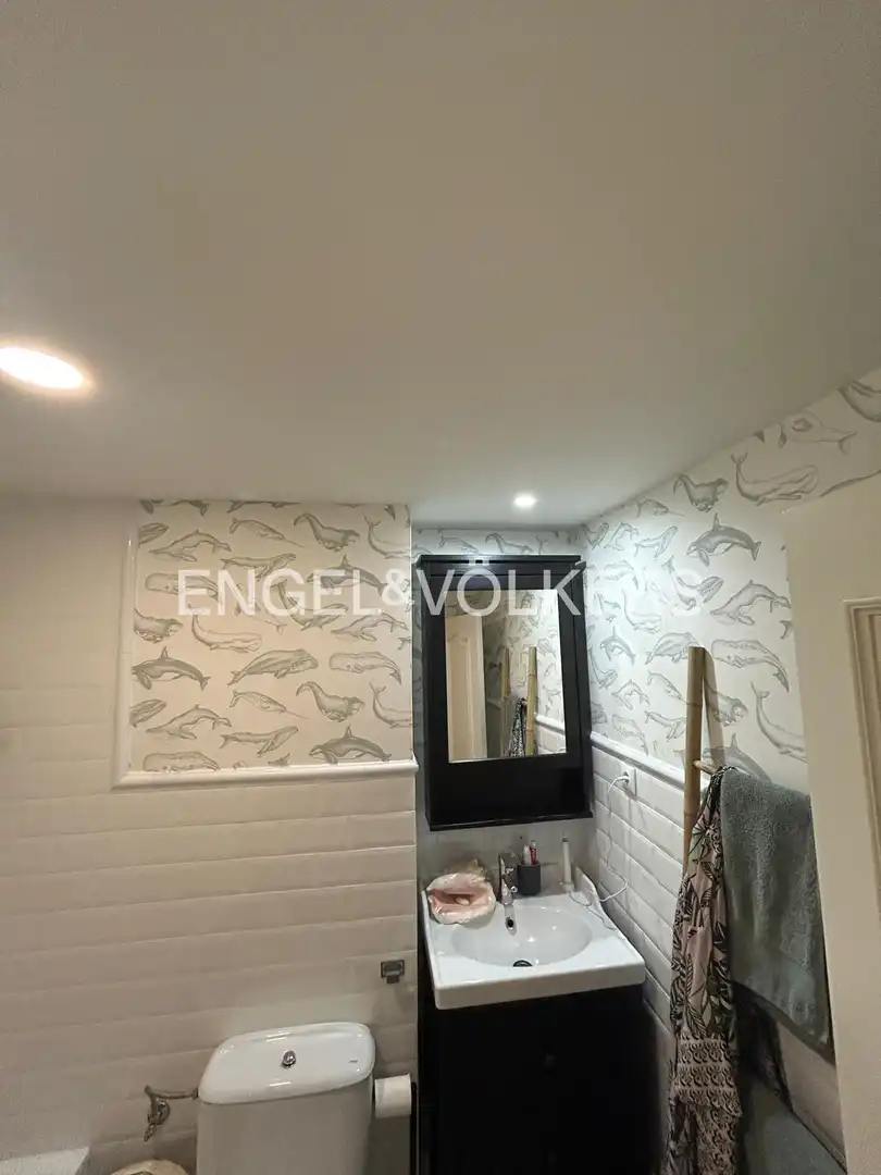 Badezimmer von Wohnung zur Miete in Madrid mit Klimaanlage und Heizung