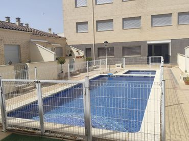Pis amb piscina en venda a Carrer de República