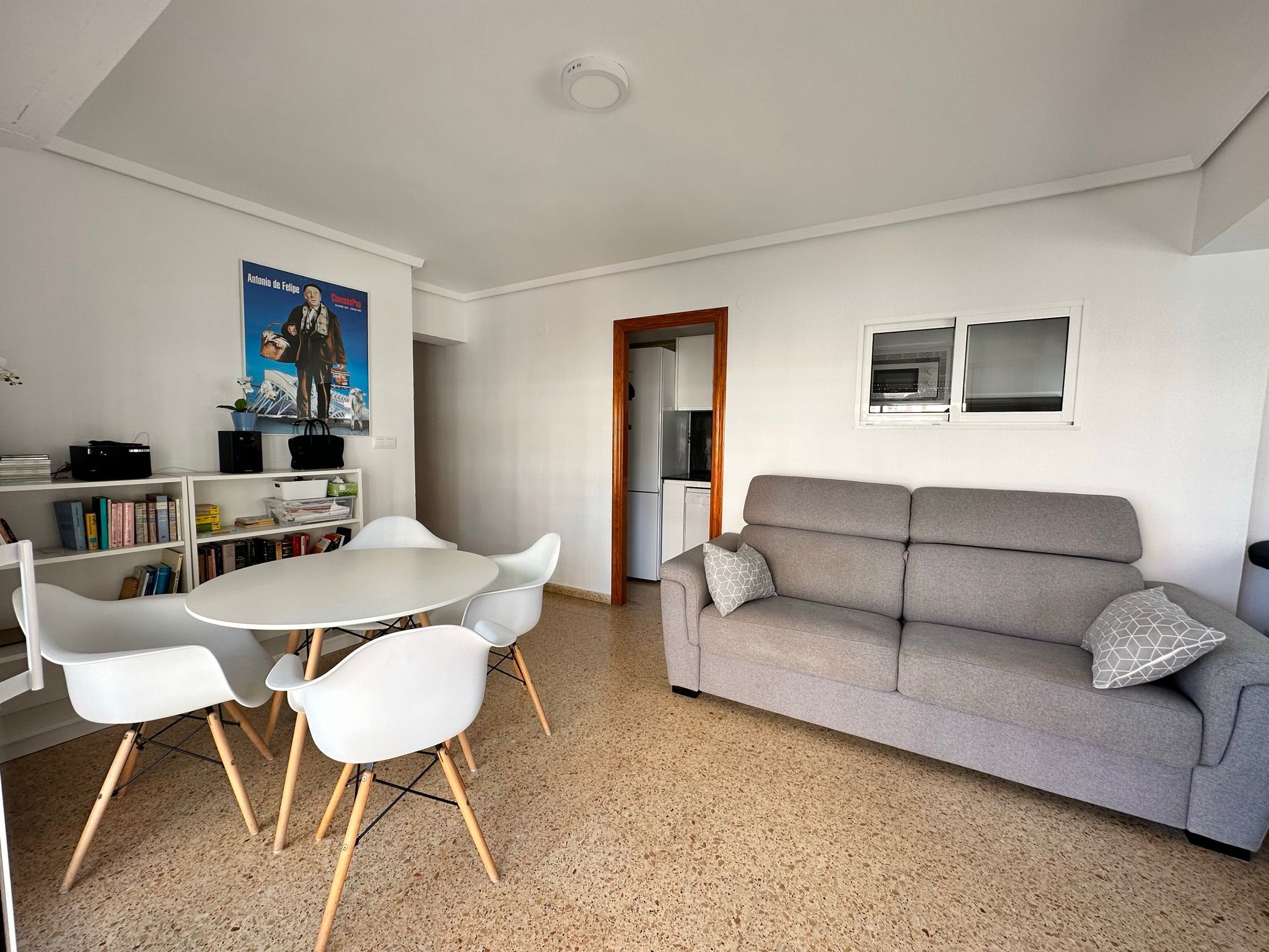 Sala d'estar de Apartament de lloguer en Cullera amb Aire condicionat, Calefacció i Moblat