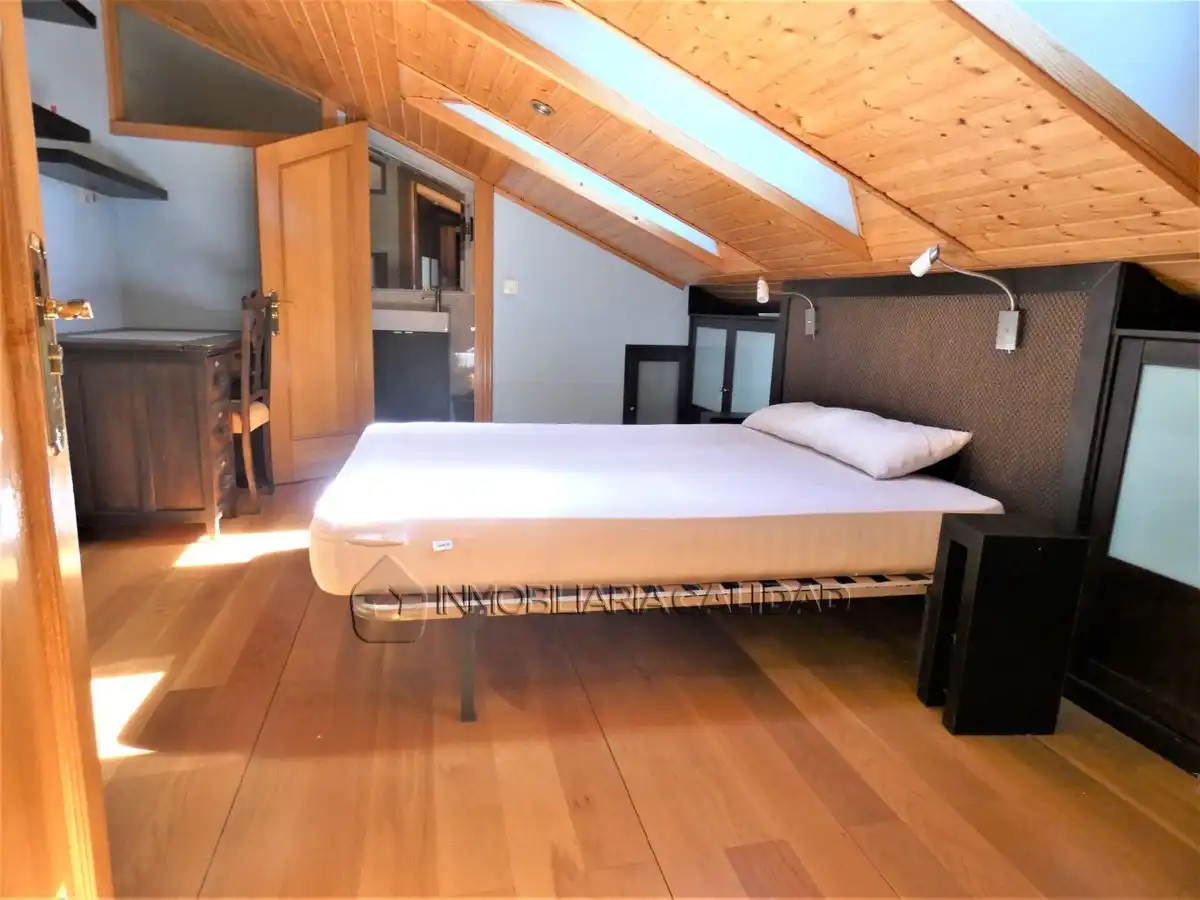 Bedroom of Flat for rent in Burgos  with Heating, Terrace and Furnished