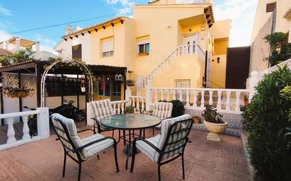 Terrassa de Casa adosada en venda en Torrevieja amb Terrassa i Balcó