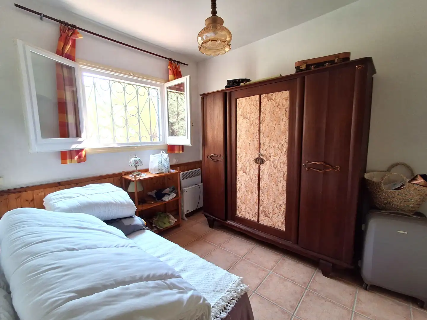 Dormitori de Casa o xalet en venda en Mont-roig del Camp amb Aire condicionat, Jardí privat i Terrassa
