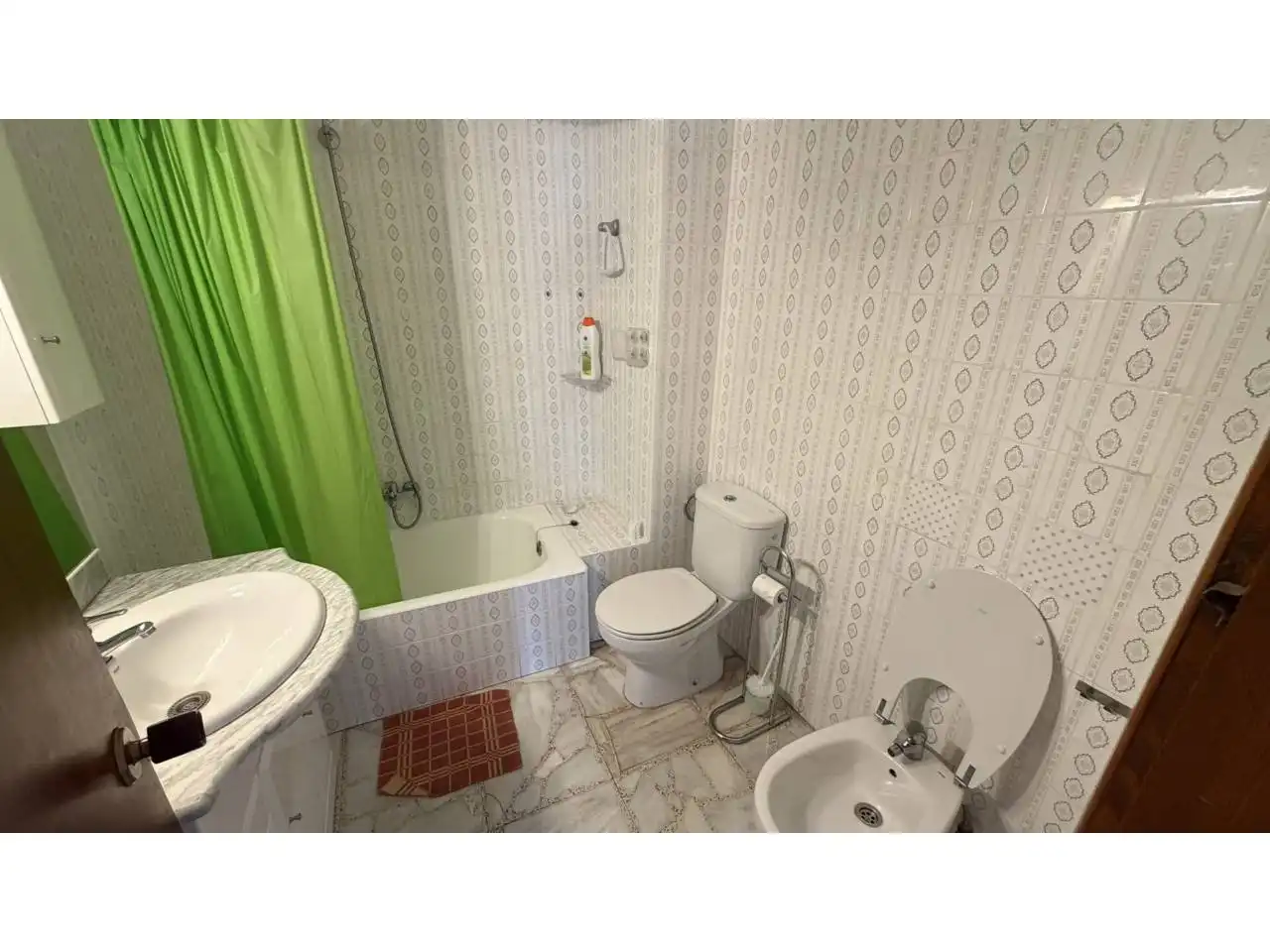 Baño de Piso en venta en Espinosa de los Monteros con Calefacción y Amueblado