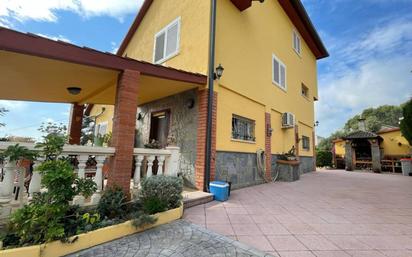 Vista exterior de Casa o xalet en venda en Bigues i Riells amb Aire condicionat, Calefacció i Jardí privat