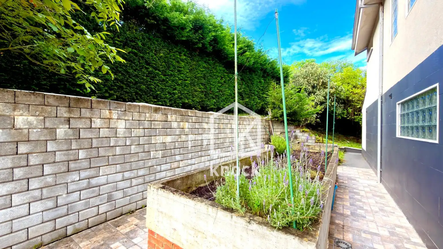 Jardí de Casa o xalet en venda en Oviedo  amb Calefacció, Parquet i Terrassa
