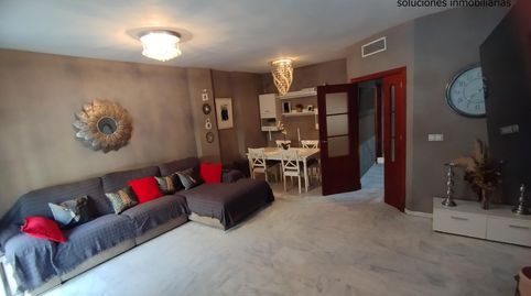 Foto 2 de Casa adosada en venta en Olivar de Quintos, Montequinto