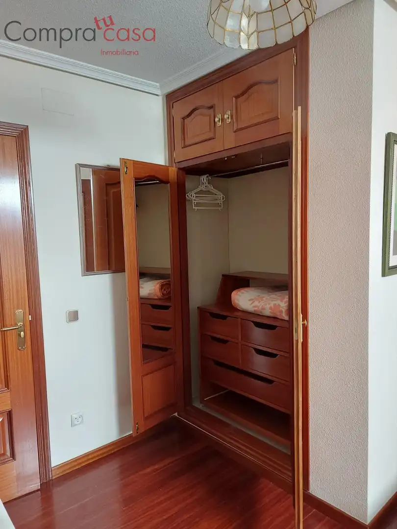 Habitación de Piso para compartir en Segovia con Calefacción, Terraza y Amueblado